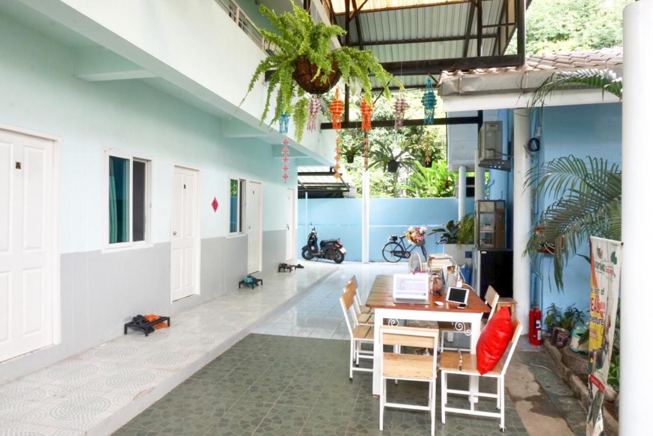 Chongrak Guesthouse Chiang Mai Exterior photo